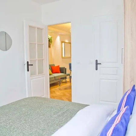 Céleste - Luxury 3br Mouffetard Views * Parigi